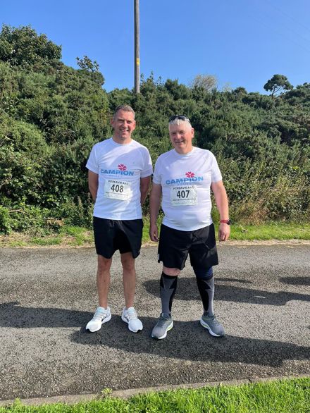 Kris & Kevin from Campion Homes prepare for the Forth Bridge 10K Race